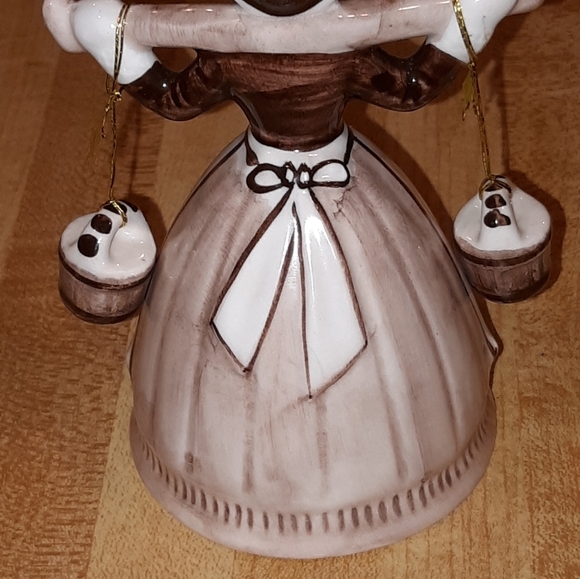 1982 HERSHEY Co. HAND-MADE HAND-PAINTE CERAMIC HERSHEY PARK MILKMAID DINNER BELL - Picture 5 of 6